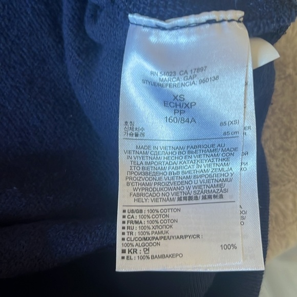 XS132 Gap crewneck long sleeve - Picture 9 of 9